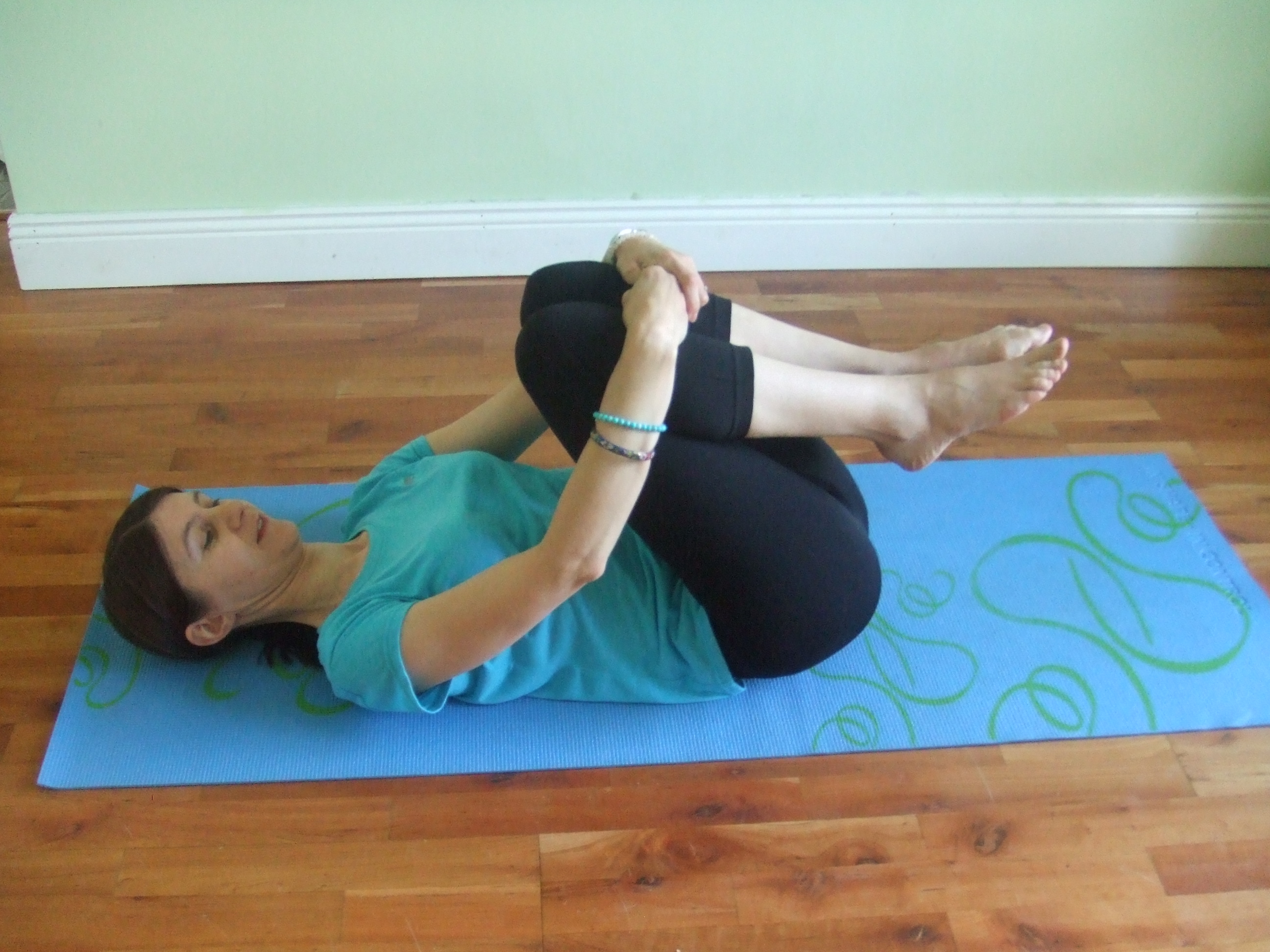 laying on back extend lower back